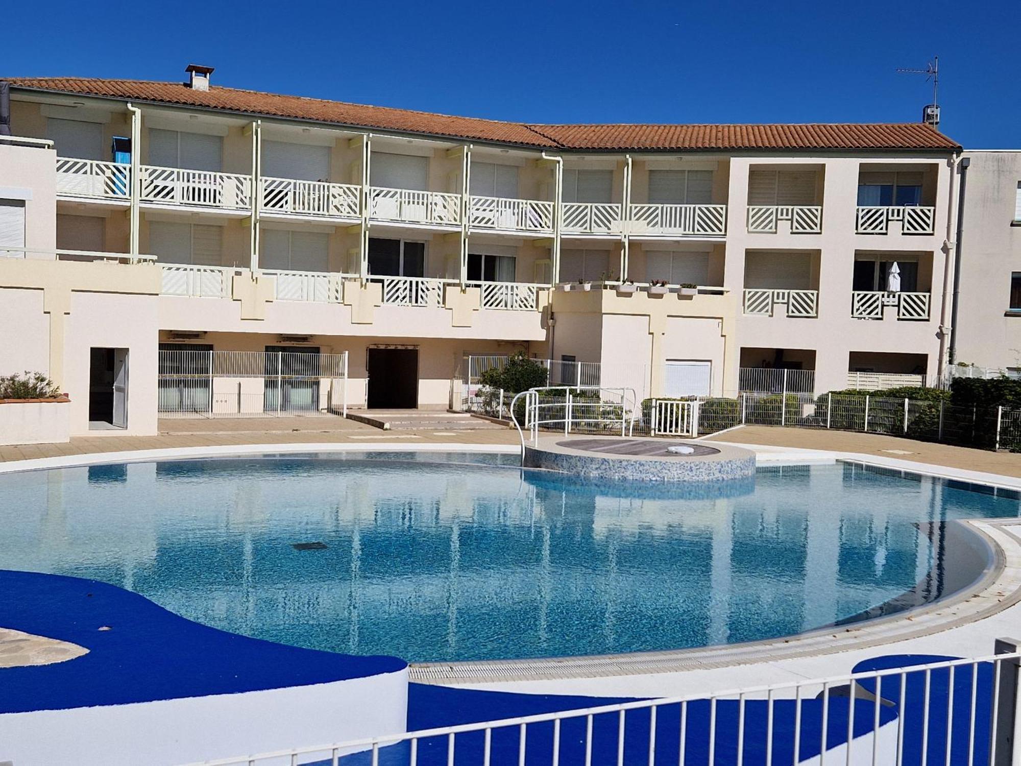 Appartement Pres De La Plage - 4 Pers, Piscine Ouverte, Parking, Animaux Acceptes - Fr-1-706-12 Châtelaillon-Plage Buitenkant foto